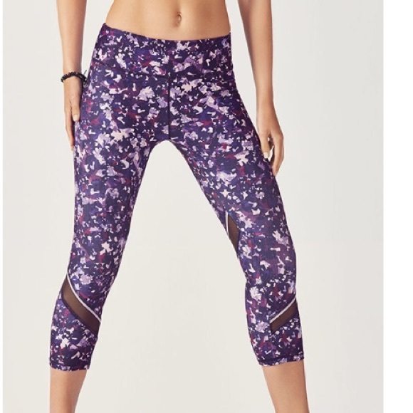 NWT Fabletics Debbie Capris - Picture 2 of 5